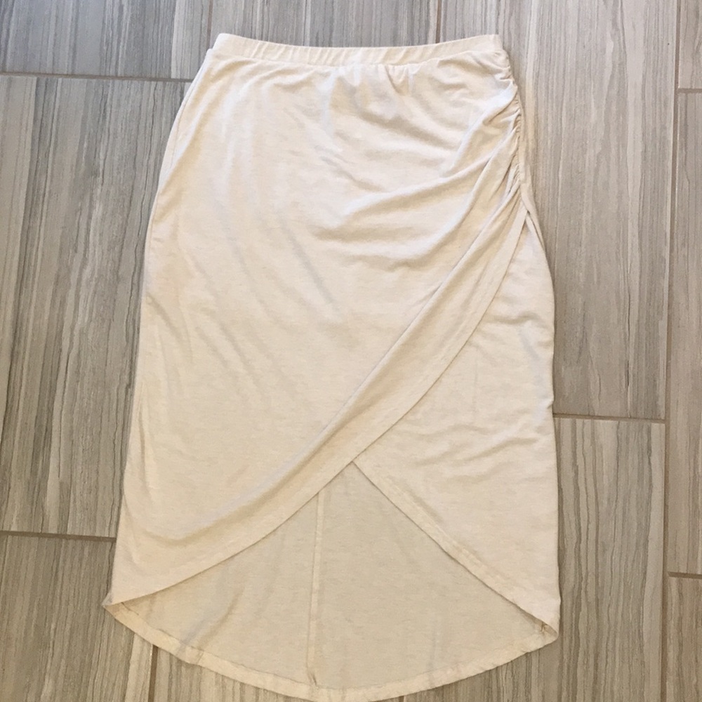 Cream stretchy skirt